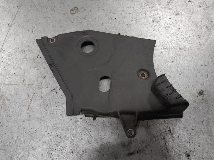 Usagé Couvercle de distribution Alfa Romeo 166 2.4 JTD Prix € 40,00 Règlement à la marge proposé par A.T.S. van de Wiel