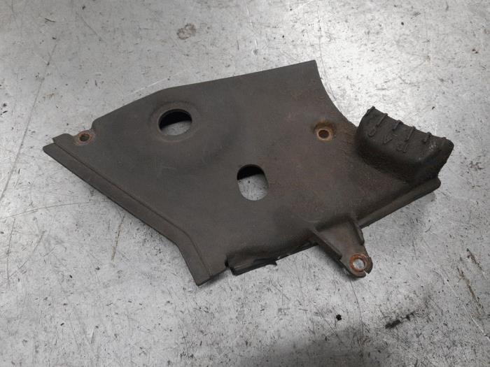 Usagé Couvercle de distribution Alfa Romeo 156 (932) 2.4 JTD Prix € 40,00 Règlement à la marge proposé par A.T.S. van de Wiel
