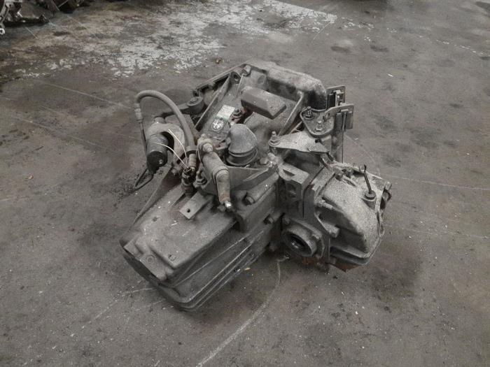 Getriebe van een Alfa Romeo GT (937) 1.9 JTD 16V Multijet 2004