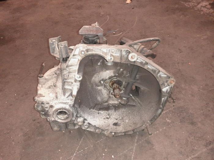 Getriebe van een Alfa Romeo GT (937) 1.9 JTD 16V Multijet 2004