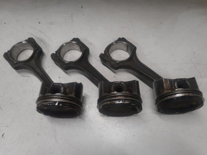 Usagé Piston Fiat 500 Abarth Prix € 190,00 Règlement à la marge proposé par A.T.S. van de Wiel