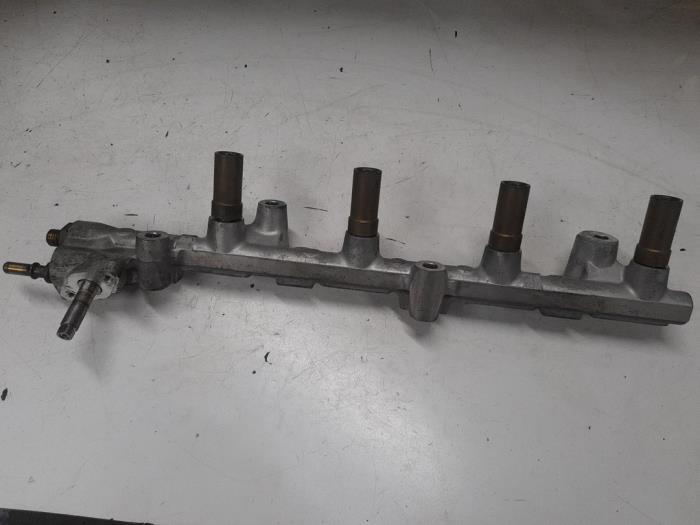 Usagé Système d'injection Alfa Romeo GT (937) 2.0 JTS 16V Prix € 65,00 Règlement à la marge proposé par A.T.S. van de Wiel