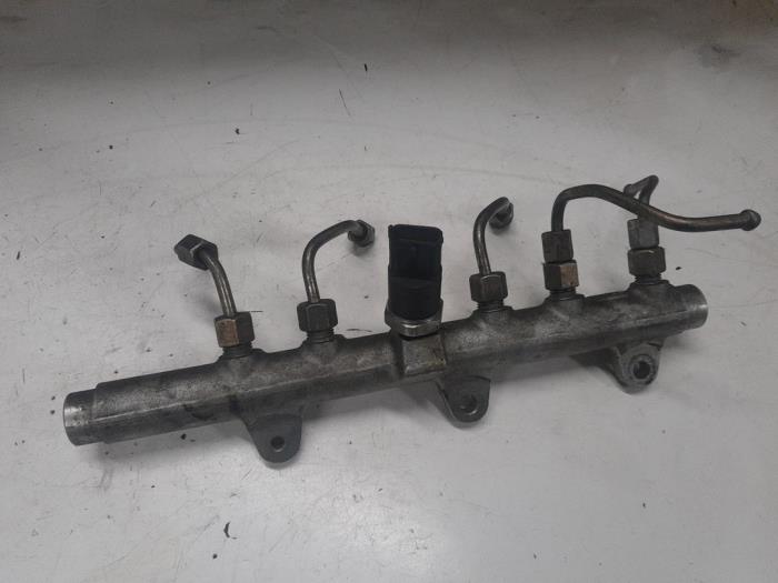 Usagé Système d'injection Alfa Romeo 147 Prix € 60,00 Règlement à la marge proposé par A.T.S. van de Wiel