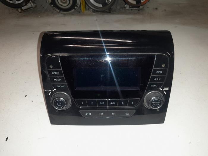 Używane Radio Fiat Ducato (250) 2.3 D 130 Multijet Cena € 125,00 Procedura marży oferowane przez A.T.S. van de Wiel