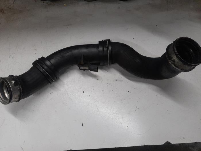 Gebrauchte Intercooler Rohr Volkswagen Transporter/Caravelle T5 1.9 TDi Preis € 40,00 Margenregelung angeboten von A.T.S. van de Wiel