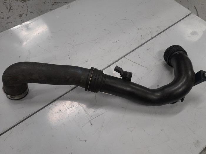 Intercooler Rohr van een Seat Toledo (5P2) 2.0 TDI 16V 2006