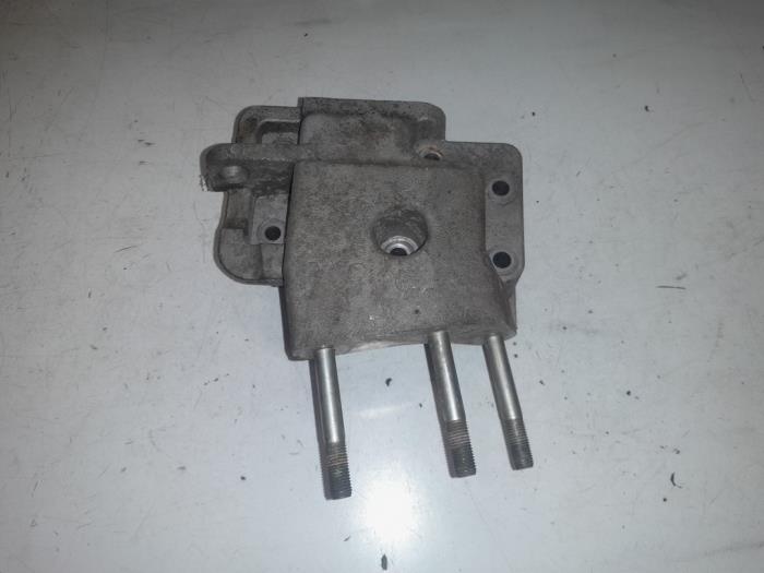 Used Engine mount Fiat 500 (312) 1.4 16V Price € 30,00 Margin scheme offered by A.T.S. van de Wiel