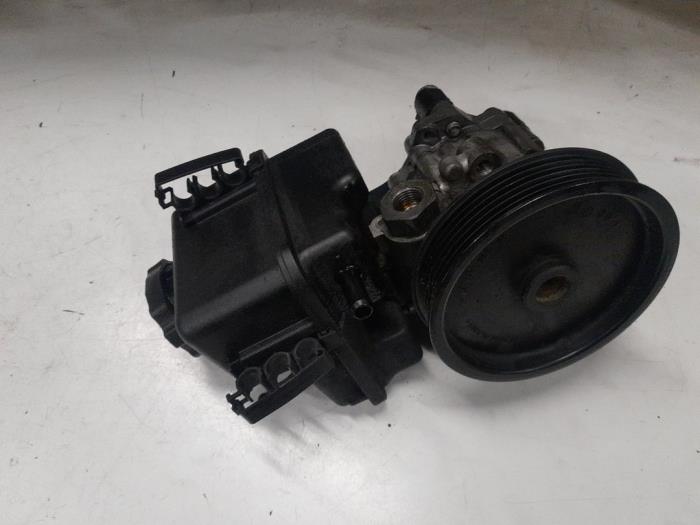 Usagé Pompe direction assistée Mercedes Sprinter 3,5t (906.63) 316 CDI 16V Prix € 190,00 Règlement à la marge proposé par A.T.S. van de Wiel
