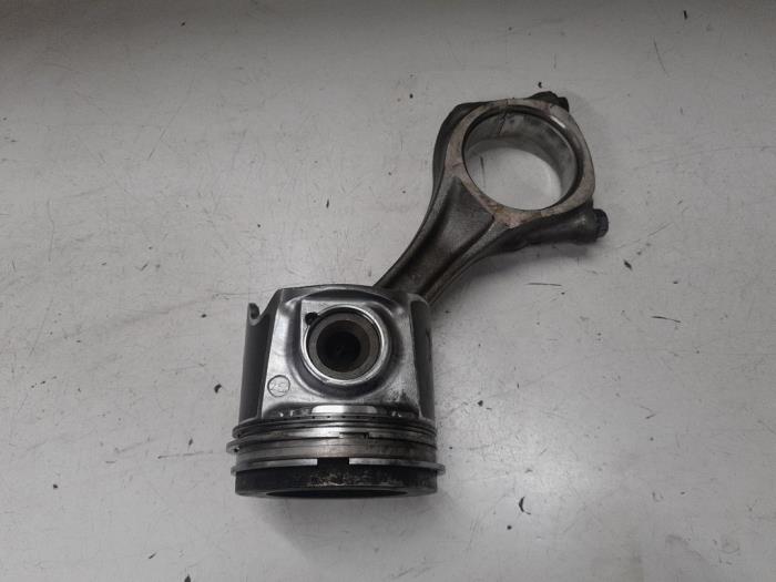 Usados Pistón Fiat Ducato (250) 2.3 D 150 Multijet Precio € 75,00 Norma de margen ofrecido por A.T.S. van de Wiel
