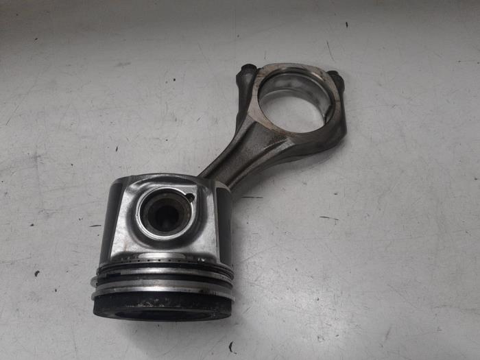 Usados Pistón Fiat Ducato (250) 2.3 D 150 Multijet Precio € 75,00 Norma de margen ofrecido por A.T.S. van de Wiel