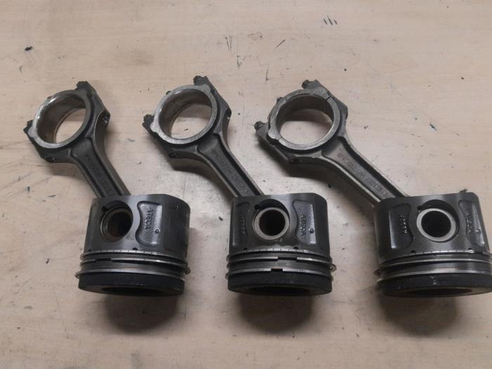 Usados Pistón Peugeot Boxer (U9) 2.2 HDi 130 Euro 5 Precio € 240,00 Norma de margen ofrecido por A.T.S. van de Wiel