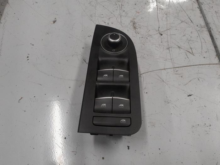 Usados Interruptor combinado de ventanillas Alfa Romeo Giulia (952) 2.2d 180 16V Precio € 85,00 Norma de margen ofrecido por A.T.S. van de Wiel