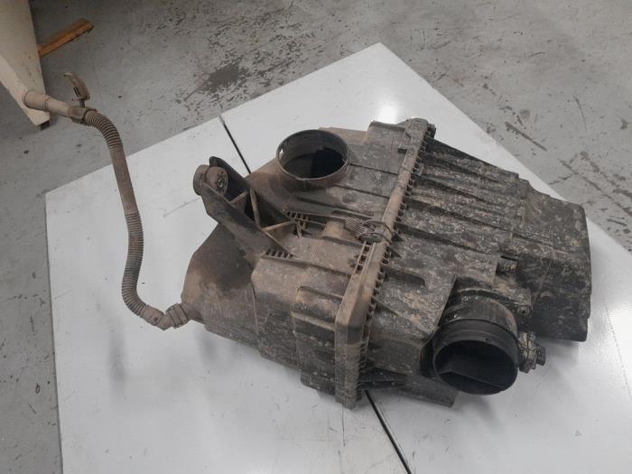 Begagnade Luftfilterhus Volkswagen Transporter T5 2.0 BiTDI DRF Pris € 75,00 Marginaltabell erbjuds av A.T.S. van de Wiel