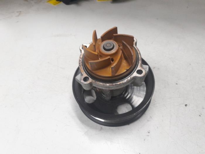 Begagnade Vattenpump Opel Combo 1.3 CDTI 16V Pris € 30,00 Marginaltabell erbjuds av A.T.S. van de Wiel