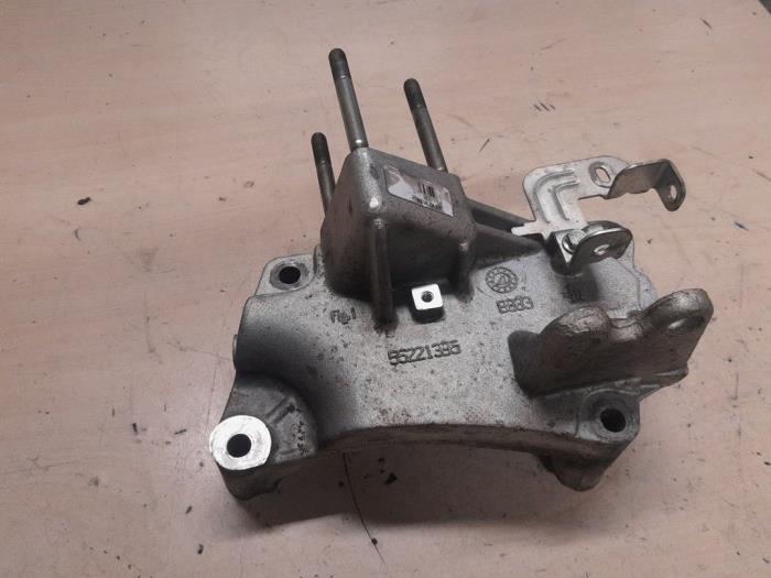 Used Engine mount Opel Combo 1.3 CDTI 16V Price € 30,00 Margin scheme offered by A.T.S. van de Wiel