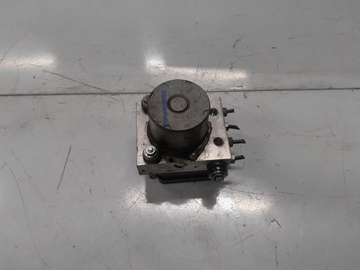 Gebrauchte ABS Pumpe Renault Master III (FV) 2.3 dCi 110 16V FWD Preis € 190,00 Margenregelung angeboten von A.T.S. van de Wiel