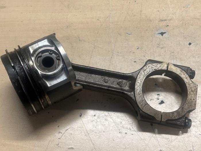 Used Piston Alfa Romeo 156 Price € 40,00 Margin scheme offered by A.T.S. van de Wiel