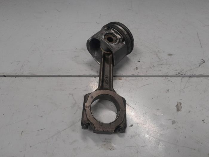 Used Piston Alfa Romeo 156 Price € 40,00 Margin scheme offered by A.T.S. van de Wiel
