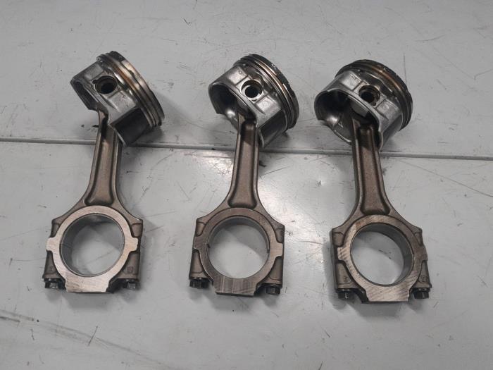 Usados Pistón Alfa Romeo 156 Precio € 120,00 Norma de margen ofrecido por A.T.S. van de Wiel