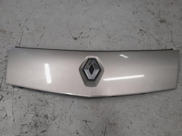 Begagnade Grill Renault Kangoo/Grand Kangoo (KW) 1.6 16V Pris € 50,00 Marginaltabell erbjuds av A.T.S. van de Wiel