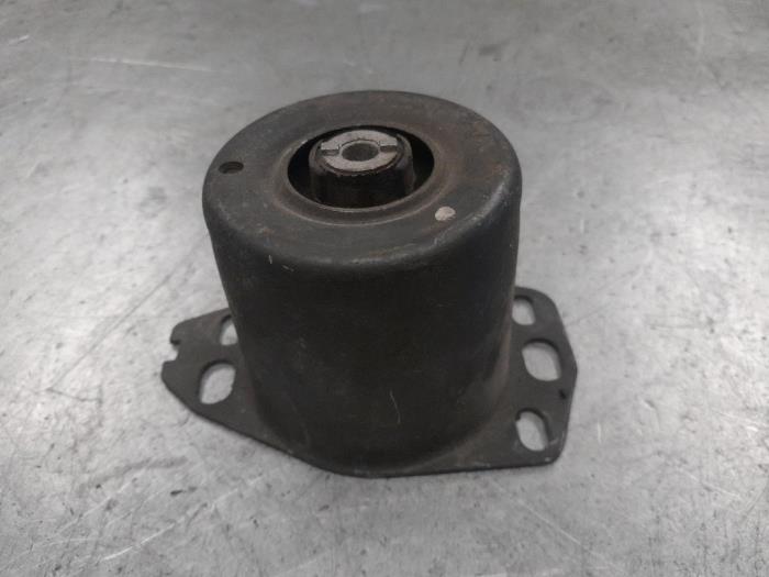 Used Engine mount Alfa Romeo 156 Price € 25,00 Margin scheme offered by A.T.S. van de Wiel