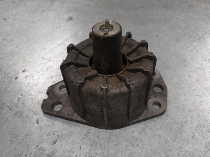 Used Engine mount Alfa Romeo 147 (937) 1.6 HP Twin Spark 16V Price € 40,00 Margin scheme offered by A.T.S. van de Wiel