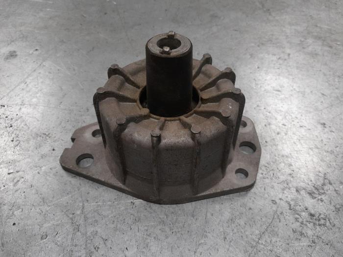 Used Engine mount Alfa Romeo 147 (937) 1.6 Twin Spark 16V Price € 40,00 Margin scheme offered by A.T.S. van de Wiel