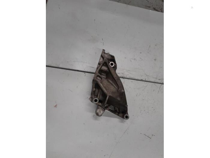 Used Engine mount MAN TGE 2.0 TDI RWD Price € 40,00 Margin scheme offered by A.T.S. van de Wiel