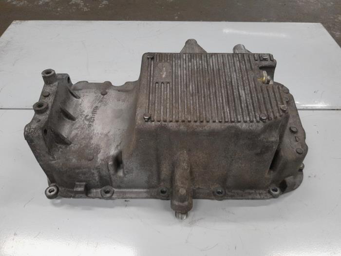 Usagé Couvercle carter Alfa Romeo Giulietta (940) 1.75 TBI 16V QV Prix € 235,00 Règlement à la marge proposé par A.T.S. van de Wiel