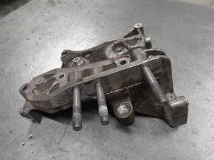 Engine mount from a Alfa Romeo Giulietta (940) 1.75 TBI 16V QV 2017