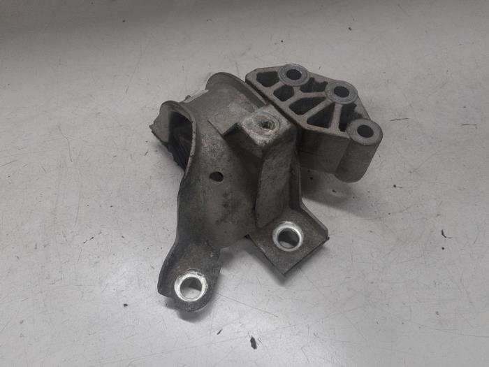 Used Engine mount Fiat 500/595/695 1.4 T-Jet 16V 695 Price € 35,00 Margin scheme offered by A.T.S. van de Wiel
