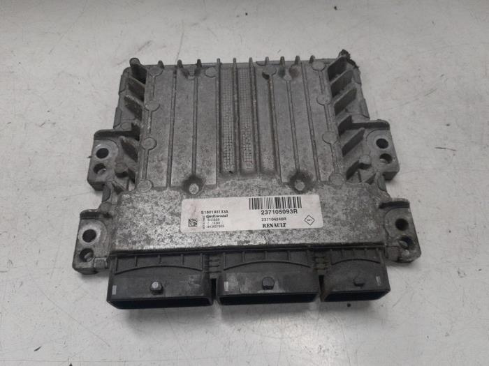 Used Engine management computer Renault Master III (FV) 2.3 dCi 135 16V FWD Price € 235,00 Margin scheme offered by A.T.S. van de Wiel