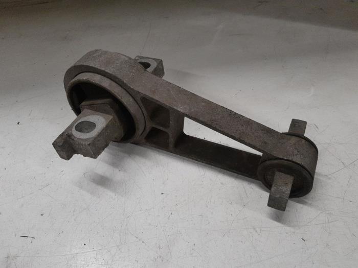 Usagé Support moteur Alfa Romeo Brera (939) 2.4 JTDM 20V Prix € 140,00 Règlement à la marge proposé par A.T.S. van de Wiel