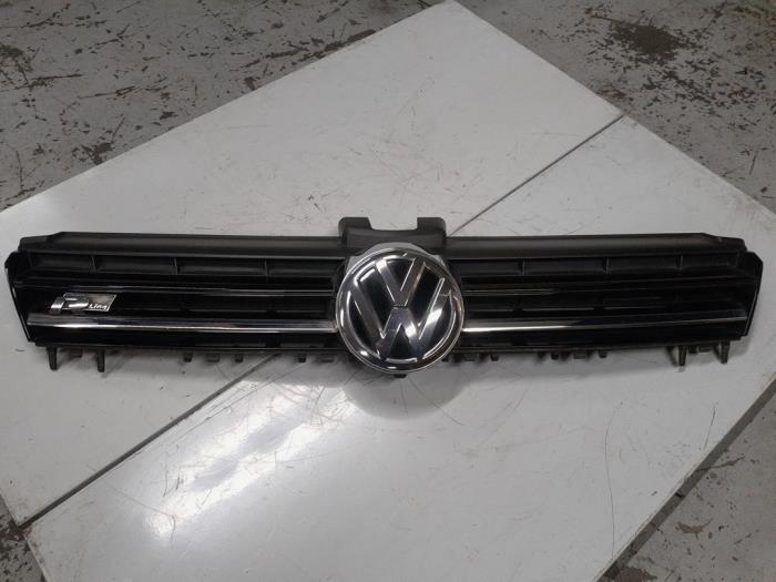 Begagnade Grill Volkswagen Golf VII (AUA) 1.4 TSI BlueMotion Technology 125 16V Pris € 190,00 Marginaltabell erbjuds av A.T.S. van de Wiel