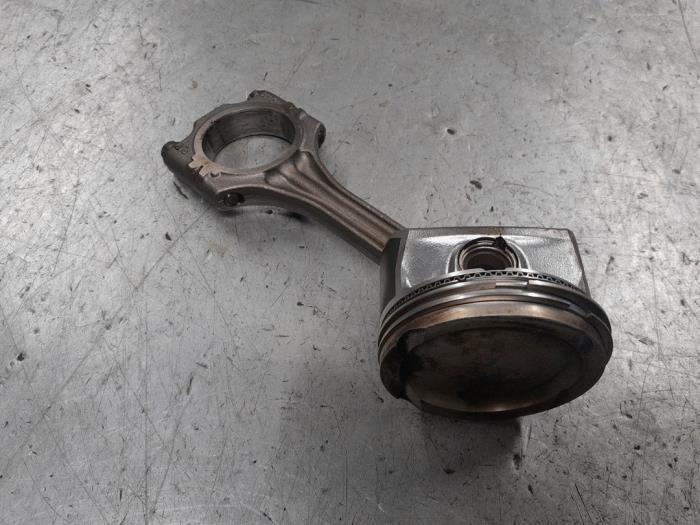 Used Piston Volkswagen Polo V (6R) 1.2 12V Price € 75,00 Margin scheme offered by A.T.S. van de Wiel