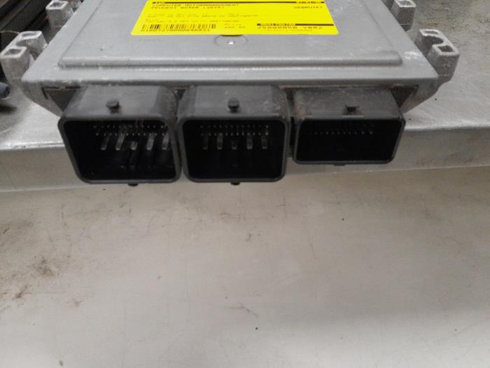 Engine management computer from a Peugeot Boxer (U9) 2.2 Blue HDi 120 2015
