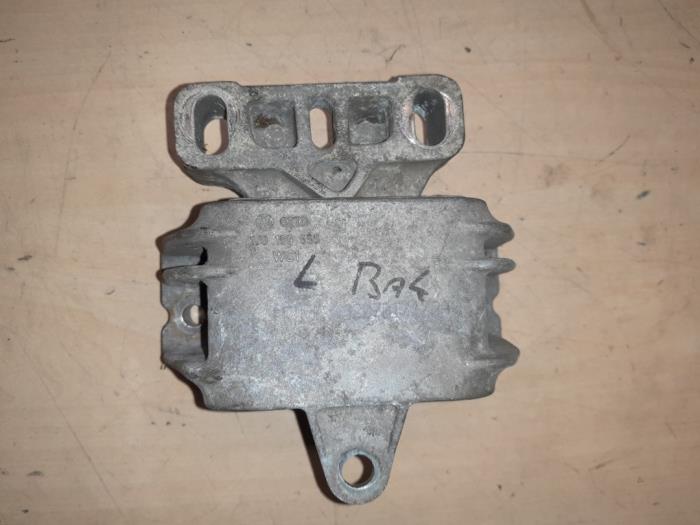 Used Engine mount Seat Leon (1M1) 1.8 20V Turbo Price € 35,00 Margin scheme offered by A.T.S. van de Wiel