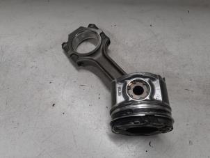 Piston d'un Alfa Romeo Giulietta (940) 2.0 JTDm 16V 140 2012
