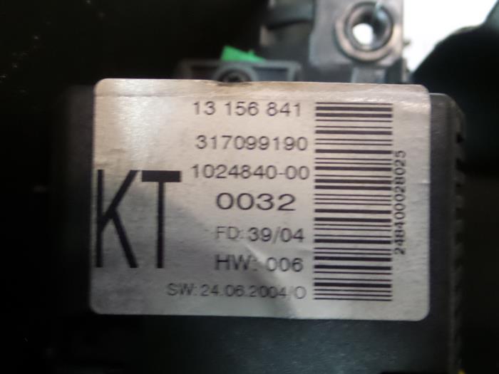 Begagnade Innerdisplay Opel Combo (Corsa C) 1.3 CDTI 16V Pris € 50,00 Marginaltabell erbjuds av A.T.S. van de Wiel