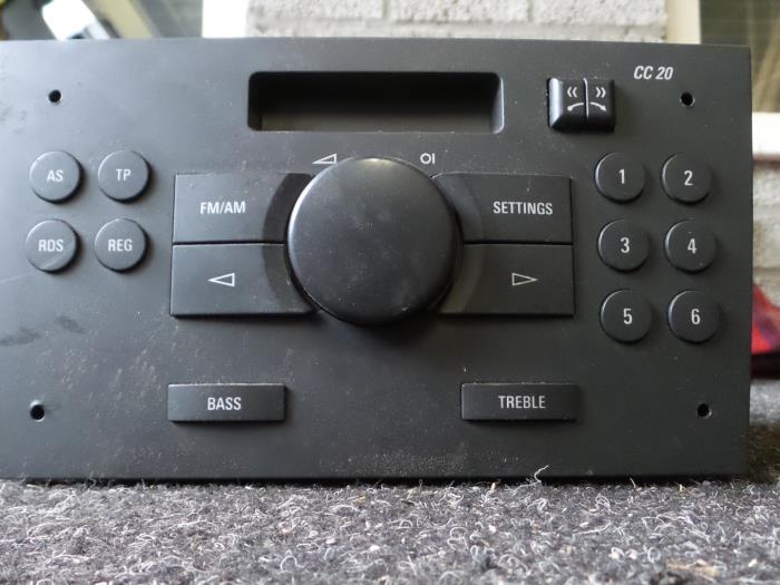 Radio/Cassette van een Opel Combo (Corsa C) 1.3 CDTI 16V 2005