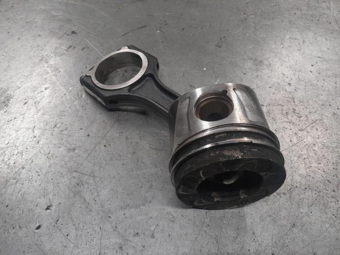 Usagé Piston Mercedes Vito (447.6) 2.2 114 CDI 16V Prix € 90,00 Règlement à la marge proposé par A.T.S. van de Wiel