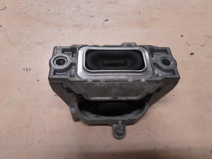 Used Engine mount Volkswagen Eos (1F7/F8) 2.0 TDI DPF Price € 20,00 Margin scheme offered by A.T.S. van de Wiel