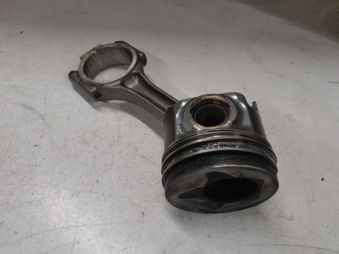 Used Piston Volkswagen Eos (1F7/F8) 2.0 TDI DPF Price € 45,00 Margin scheme offered by A.T.S. van de Wiel