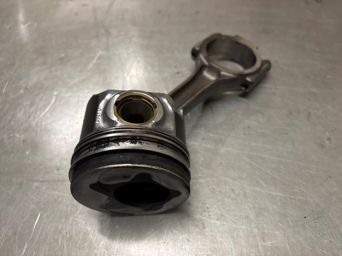Used Piston Volkswagen Eos (1F7/F8) 2.0 TDI DPF Price € 45,00 Margin scheme offered by A.T.S. van de Wiel