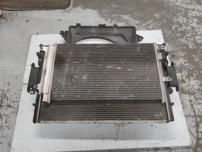 Usagé Radiateur Iveco New Daily IV 40C17V, 40C17V/P Prix € 95,00 Règlement à la marge proposé par A.T.S. van de Wiel