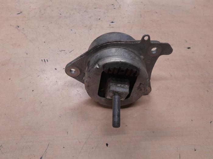 Used Engine mount Alfa Romeo Stelvio (949) 2.0 T 16V Q4 Price € 70,00 Margin scheme offered by A.T.S. van de Wiel