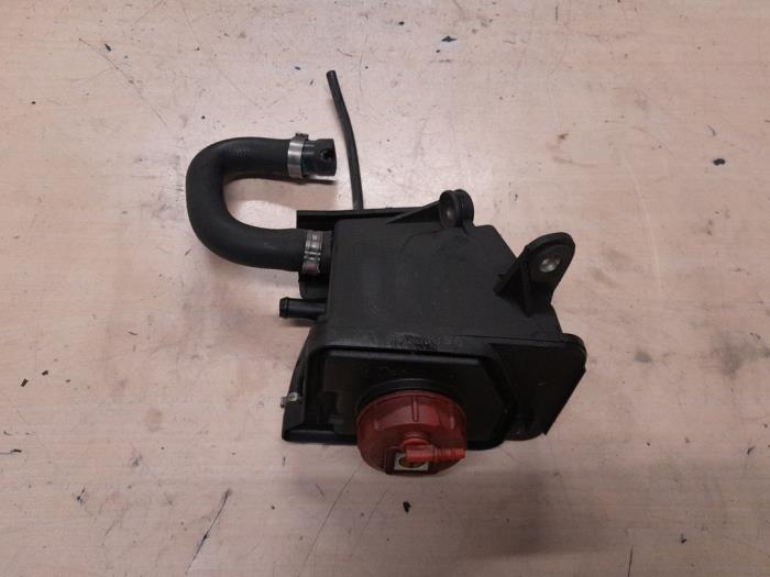 Begagnade Styrservotank Alfa Romeo GT (937) 2.0 JTS 16V Pris € 35,00 Marginaltabell erbjuds av A.T.S. van de Wiel