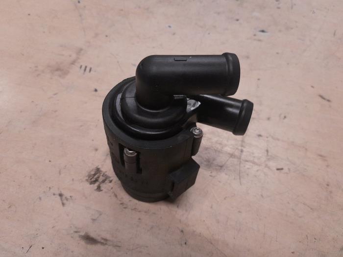 Gebrauchte Wasserpumpe Volkswagen Transporter/Caravelle T6 2.0 TSI Preis € 65,00 Margenregelung angeboten von A.T.S. van de Wiel