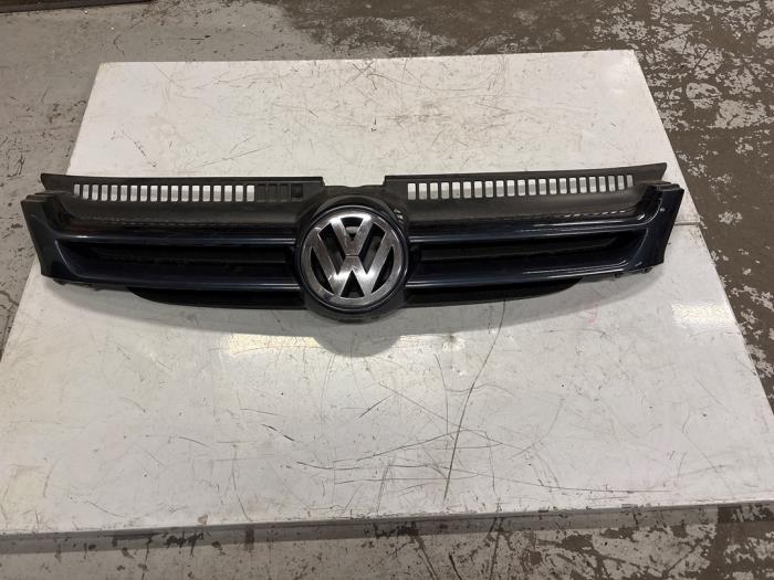 Używane Grill Volkswagen Golf Plus (5M1/1KP) Cena € 65,00 Procedura marży oferowane przez A.T.S. van de Wiel