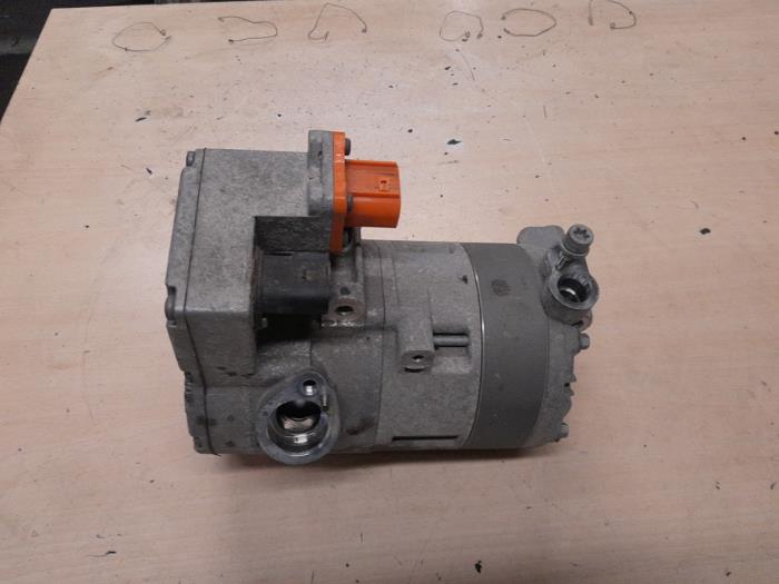 Usagé Compresseur de clim Audi Q3 (F3B) 1.4 45 TFSI e 16V Prix € 240,00 Règlement à la marge proposé par A.T.S. van de Wiel